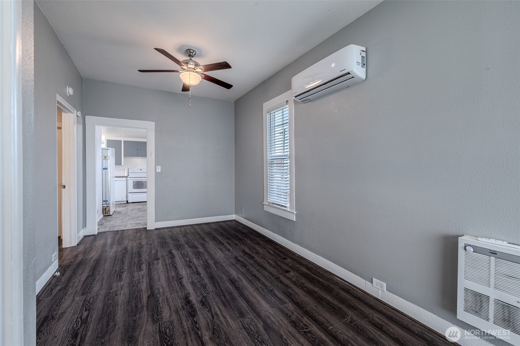 246 North Delaware Avenue Wenatchee, WA 98801 - Photo 18 of 26 a view of empty room with wooden floor