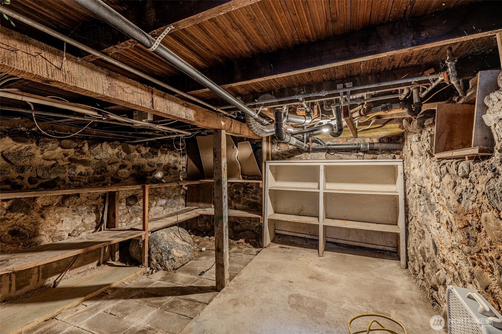 246 North Delaware Avenue Wenatchee, WA 98801 - Photo 24 of 26 a view of walk in closet with clothes