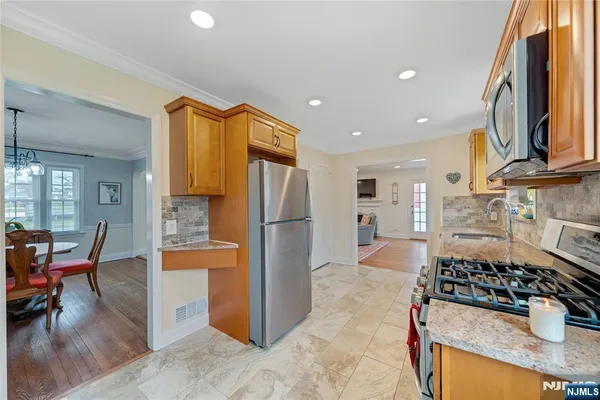 $749,000 | 157 Glenbrook Parkway, Englewood, NJ 07631