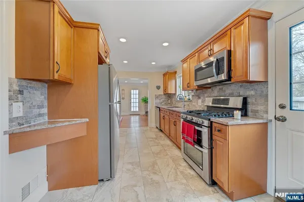 $749,000 | 157 Glenbrook Parkway, Englewood, NJ 07631