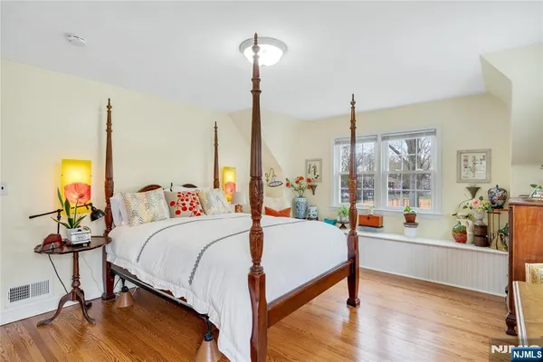 $749,000 | 157 Glenbrook Parkway, Englewood, NJ 07631