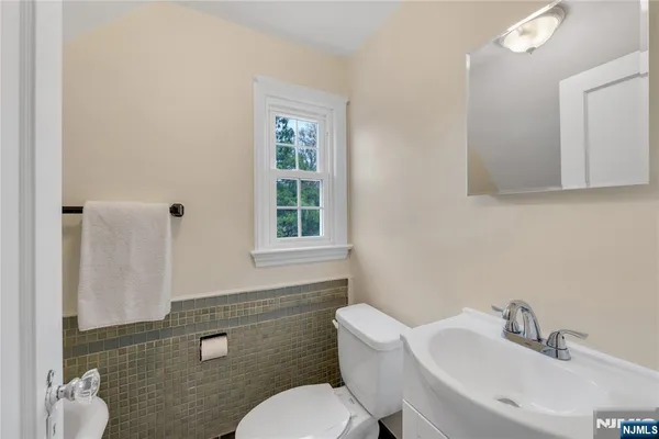 $749,000 | 157 Glenbrook Parkway, Englewood, NJ 07631