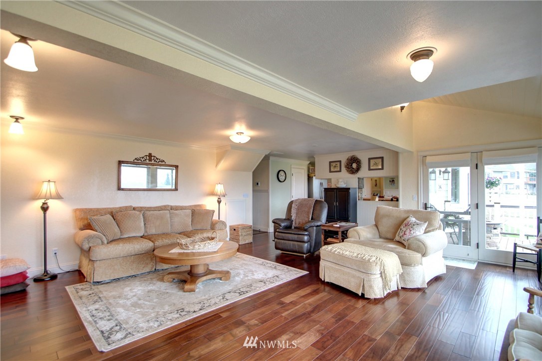 1346 West Beach Road Oak Harbor, WA 98277 - Photo 13 of 40 Gallery Image 13