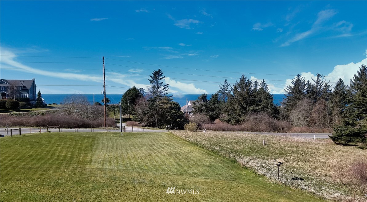1346 West Beach Road Oak Harbor, WA 98277 - Photo 35 of 40 Gallery Image 35