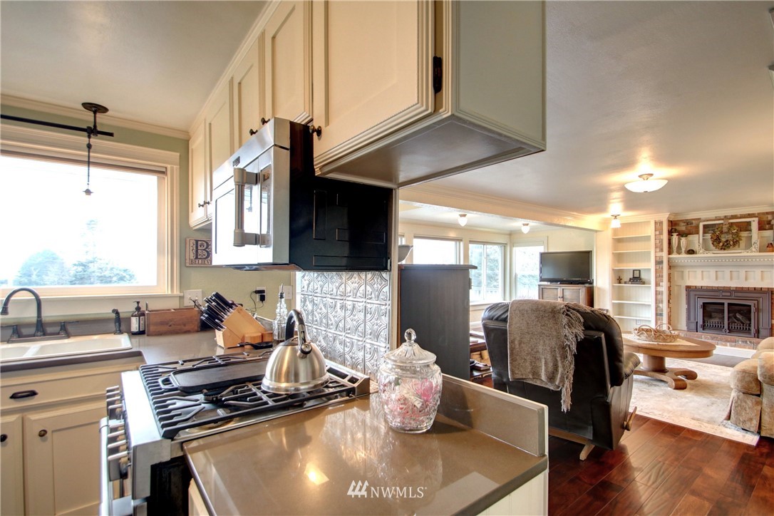 1346 West Beach Road Oak Harbor, WA 98277 - Photo 10 of 40 Gallery Image 10