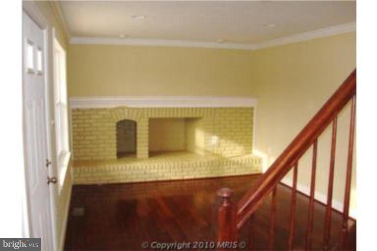 7912 Bock Road Fort Washington, MD 20744 - Photo 2 of 5 Living Room