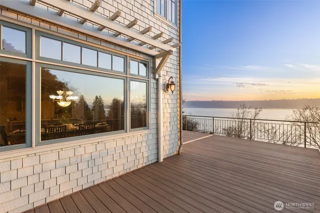 $3,600,000 | 8281 West Mercer Way, Mercer Island, WA 98040