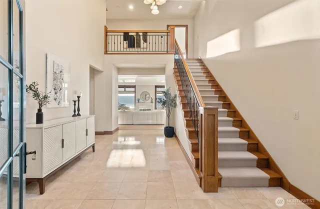 $3,600,000 | 8281 West Mercer Way, Mercer Island, WA 98040