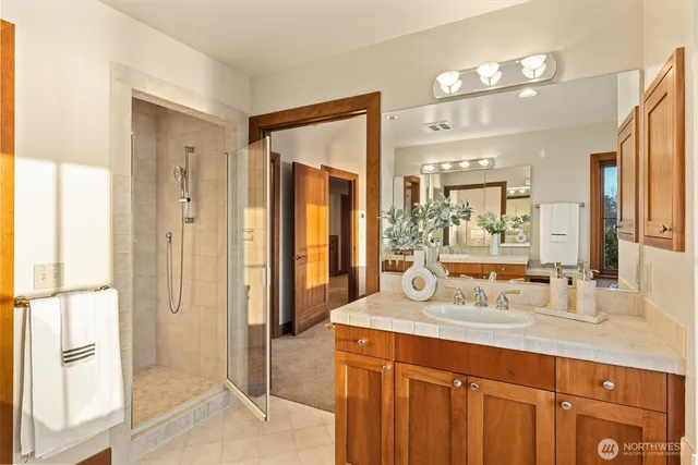 $3,600,000 | 8281 West Mercer Way, Mercer Island, WA 98040