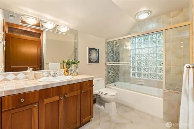 $3,600,000 | 8281 West Mercer Way, Mercer Island, WA 98040