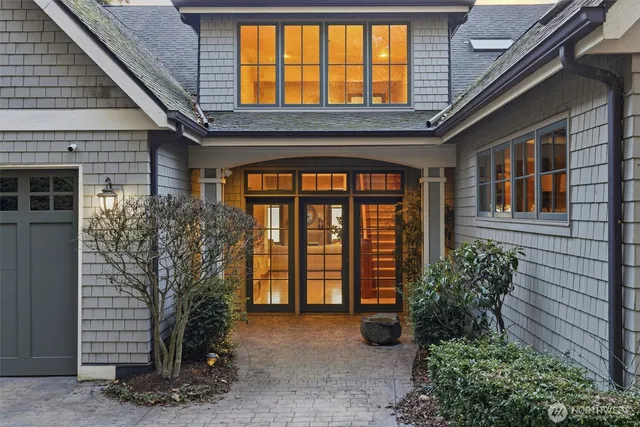 $3,600,000 | 8281 West Mercer Way, Mercer Island, WA 98040