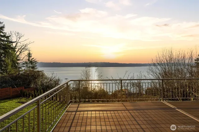 $3,600,000 | 8281 West Mercer Way, Mercer Island, WA 98040
