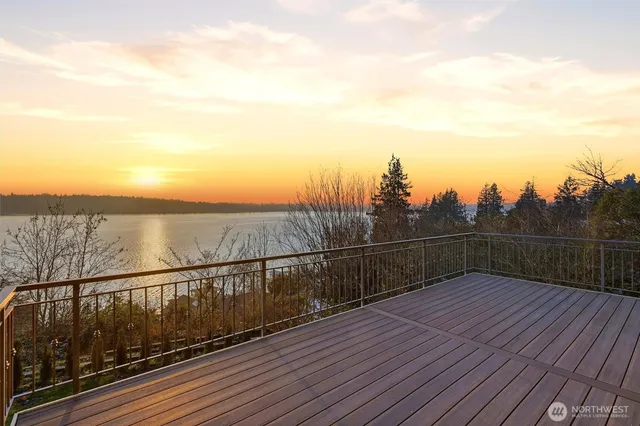 $3,600,000 | 8281 West Mercer Way, Mercer Island, WA 98040