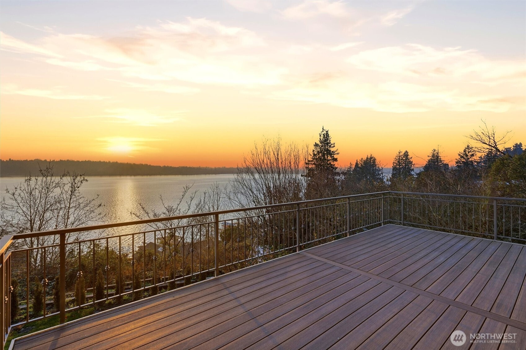 8281 West Mercer Way Mercer Island, WA 98040 - Photo 4 of 38 a view of a terrace with a floor
