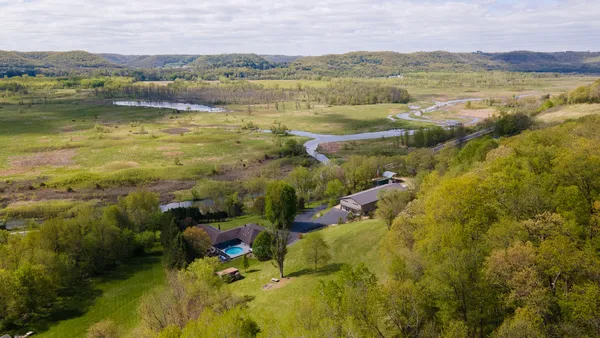 $1,199,000 | 5000 County 21, La Crescent, MN 55947