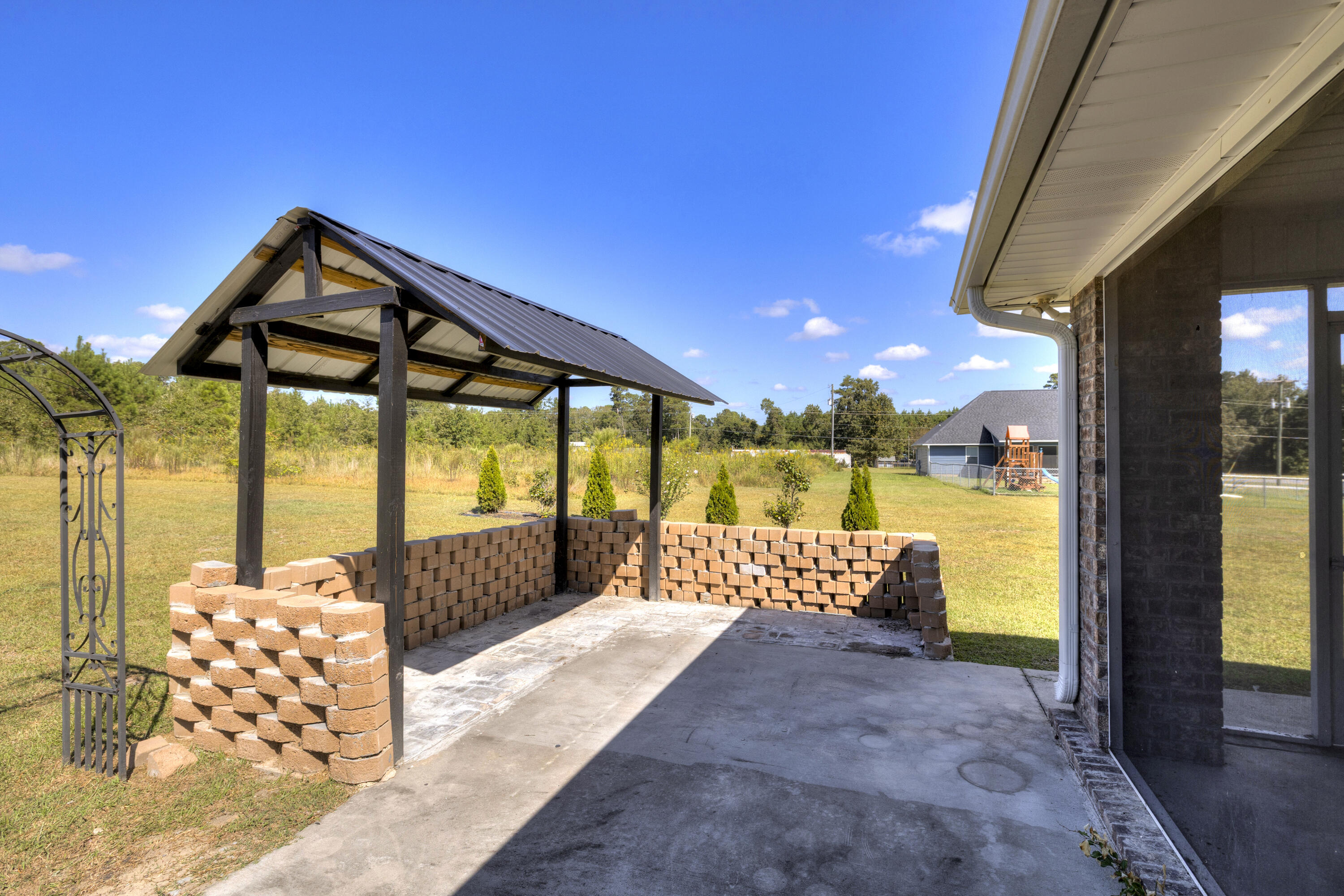 1649 Lemon Avenue Manning, SC 29102 - Photo 4 of 35 Gallery Image 4