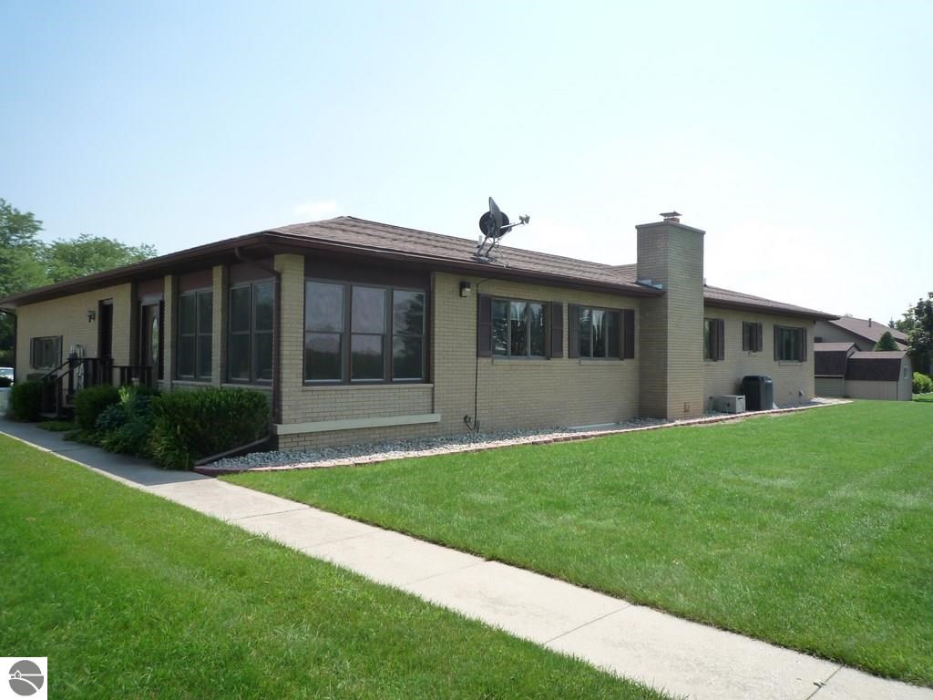 465 North Luce Road Alma, MI 48801 - Photo 6 of 26 1788694-5.JPG