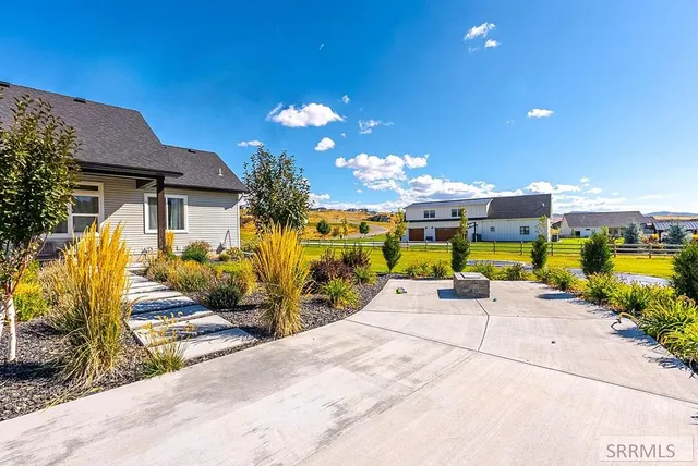 $950,000 | 5764 East 65th South, Idaho Falls, ID 83406