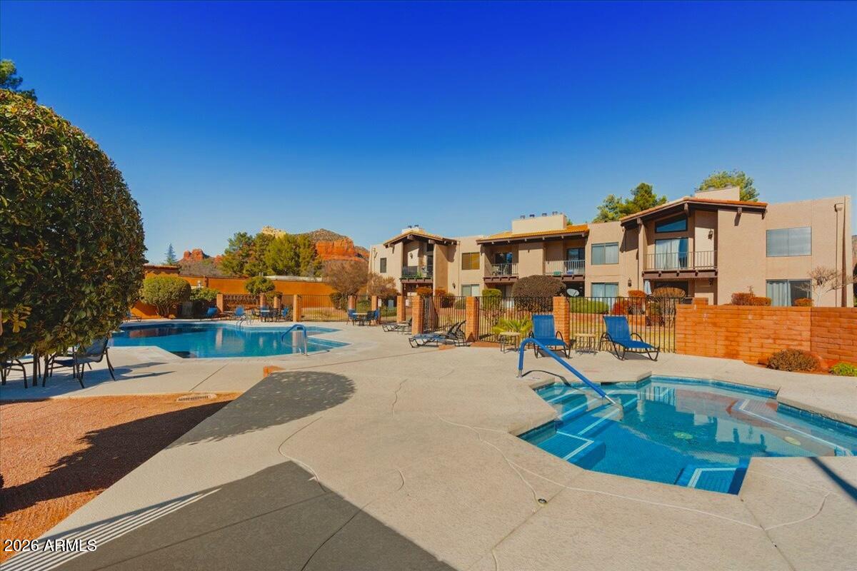 65 Verde Valley School Road, Unit H10 Sedona, AZ 86351 - Photo 20 of 20 a view of a basketball court