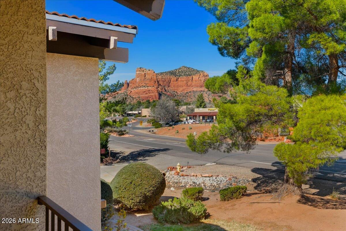 65 Verde Valley School Road, Unit H10 Sedona, AZ 86351 - Photo 6 of 20 a picture of a yard with a fountain