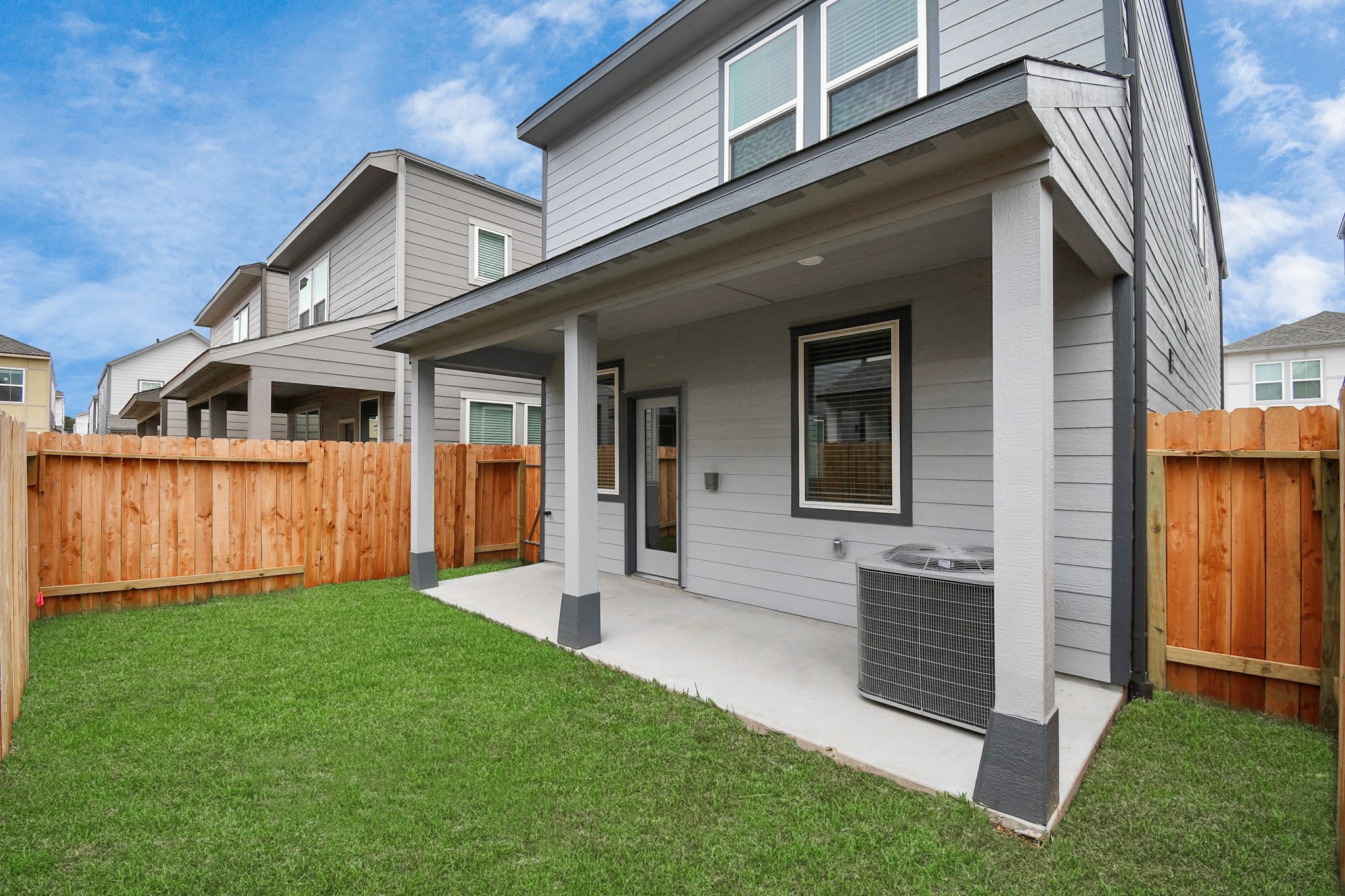 8408 Rising Stream Drive Houston, TX 77063 - Photo 7 of 39
