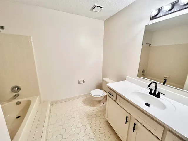 $210,000 | 1646 Oaken Bucket Drive, Memphis, TN 38016