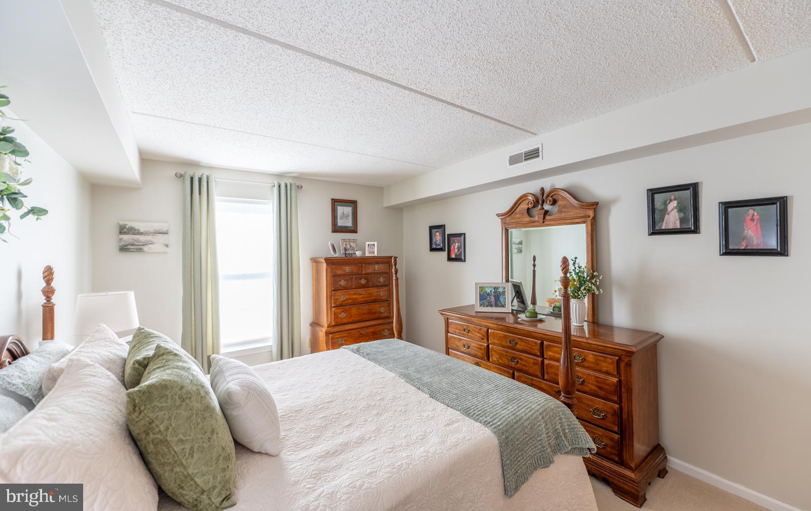 305 Brandon Road Norristown, PA 19403 - Photo 16 of 40 Main Bedroom