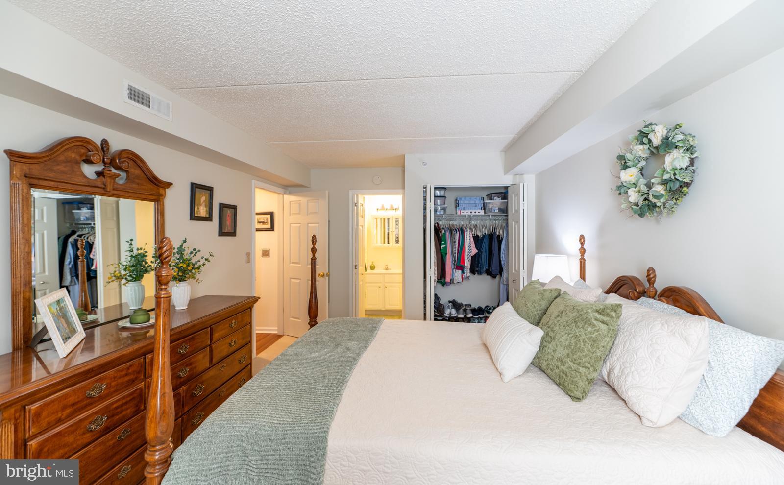 305 Brandon Road Norristown, PA 19403 - Photo 17 of 40 Main Bedroom