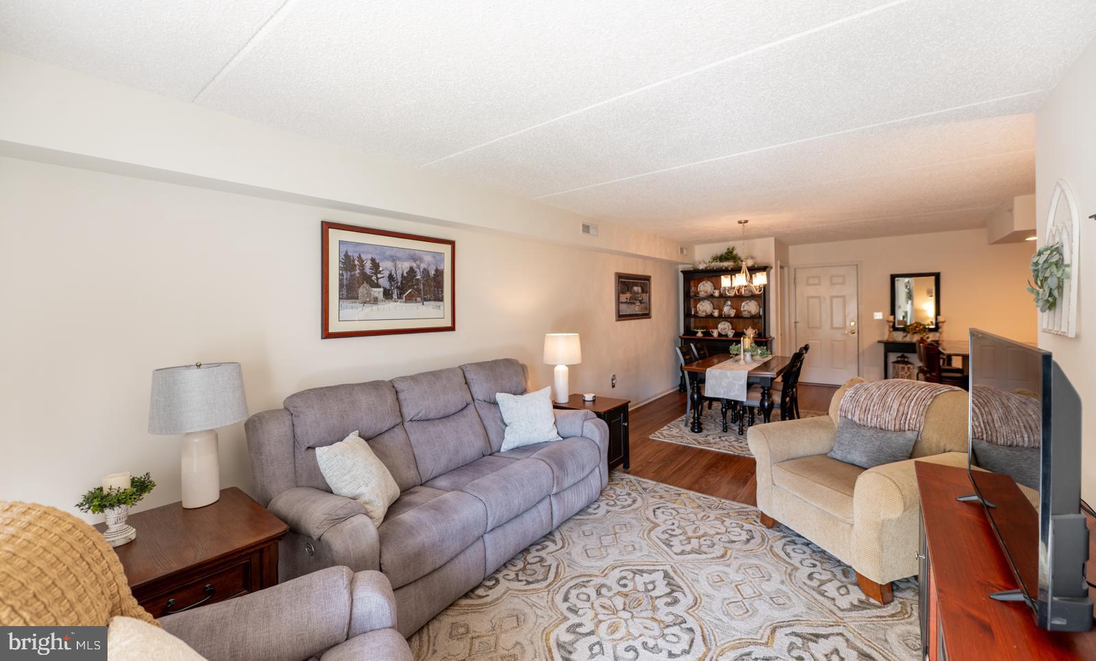 305 Brandon Road Norristown, PA 19403 - Photo 5 of 40 Living Room/Dining Room