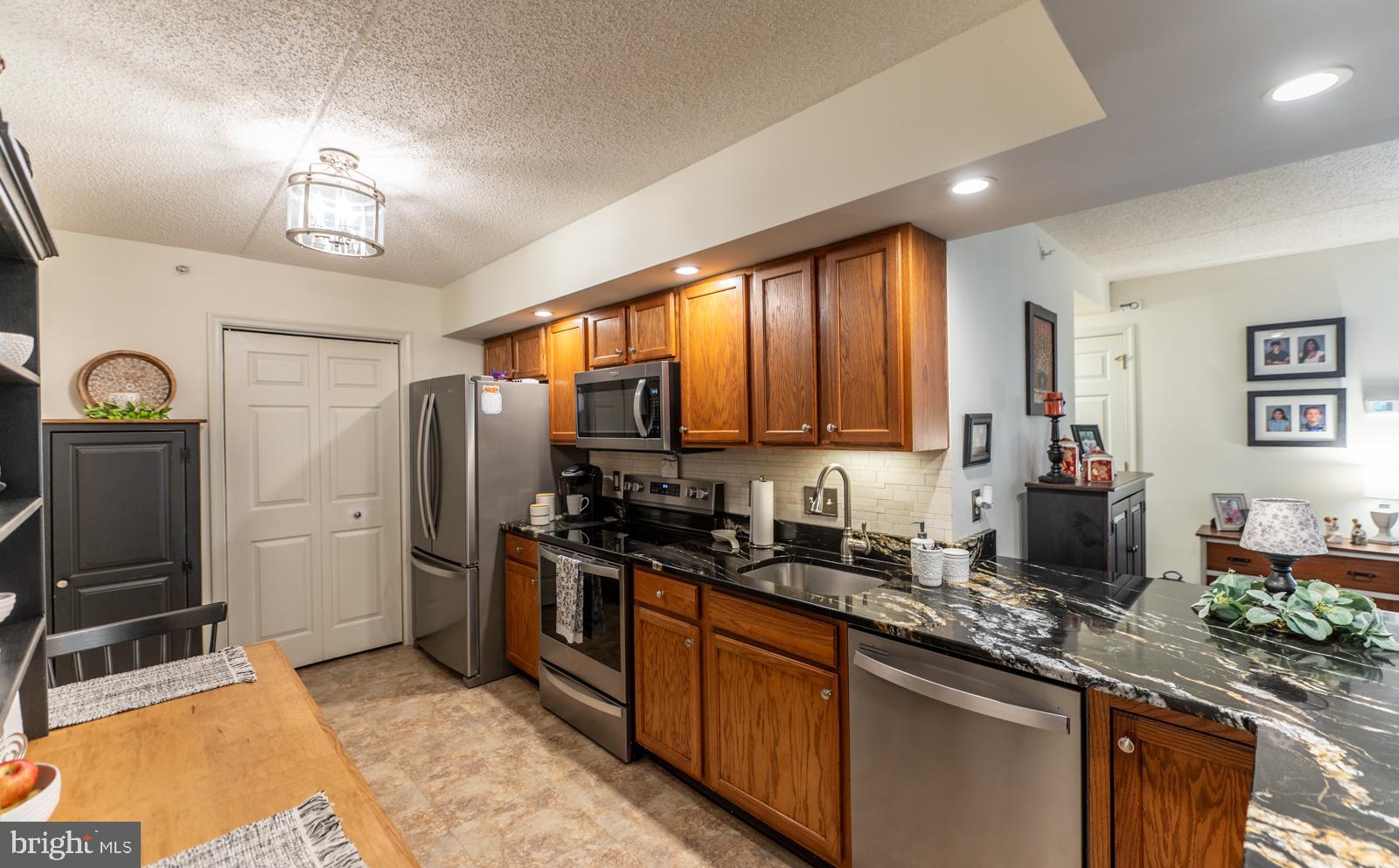305 Brandon Road Norristown, PA 19403 - Photo 9 of 40 Kitchen