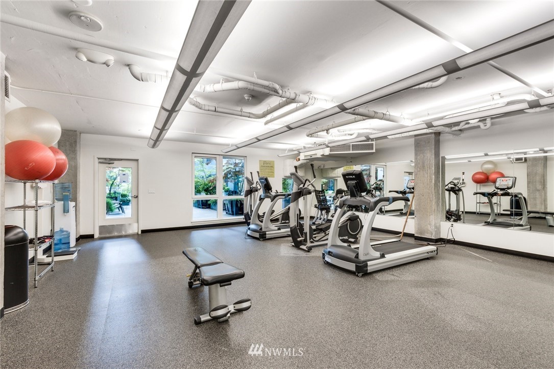 76 Cedar Street, Unit 608 Seattle, WA 98121 - Photo 21 of 23