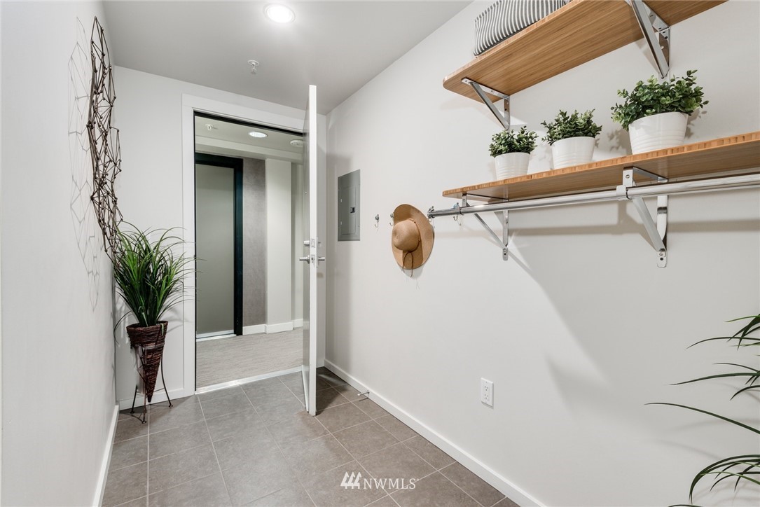 76 Cedar Street, Unit 608 Seattle, WA 98121 - Photo 5 of 23