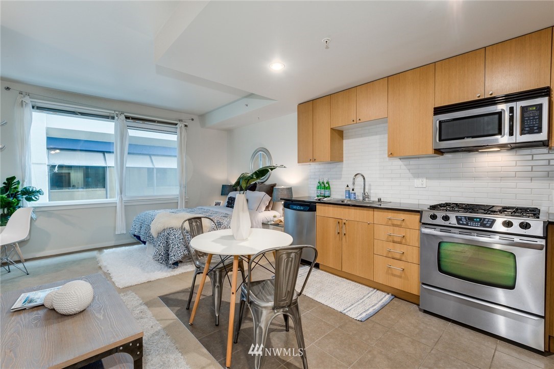 76 Cedar Street, Unit 608 Seattle, WA 98121 - Photo 6 of 23