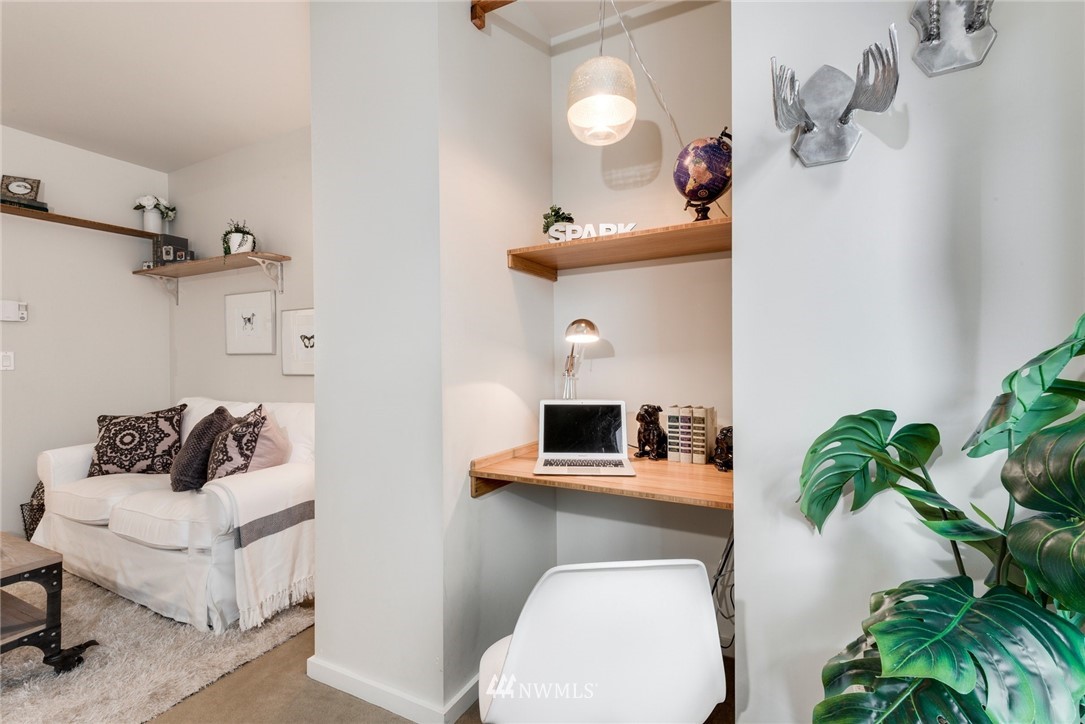 76 Cedar Street, Unit 608 Seattle, WA 98121 - Photo 10 of 23