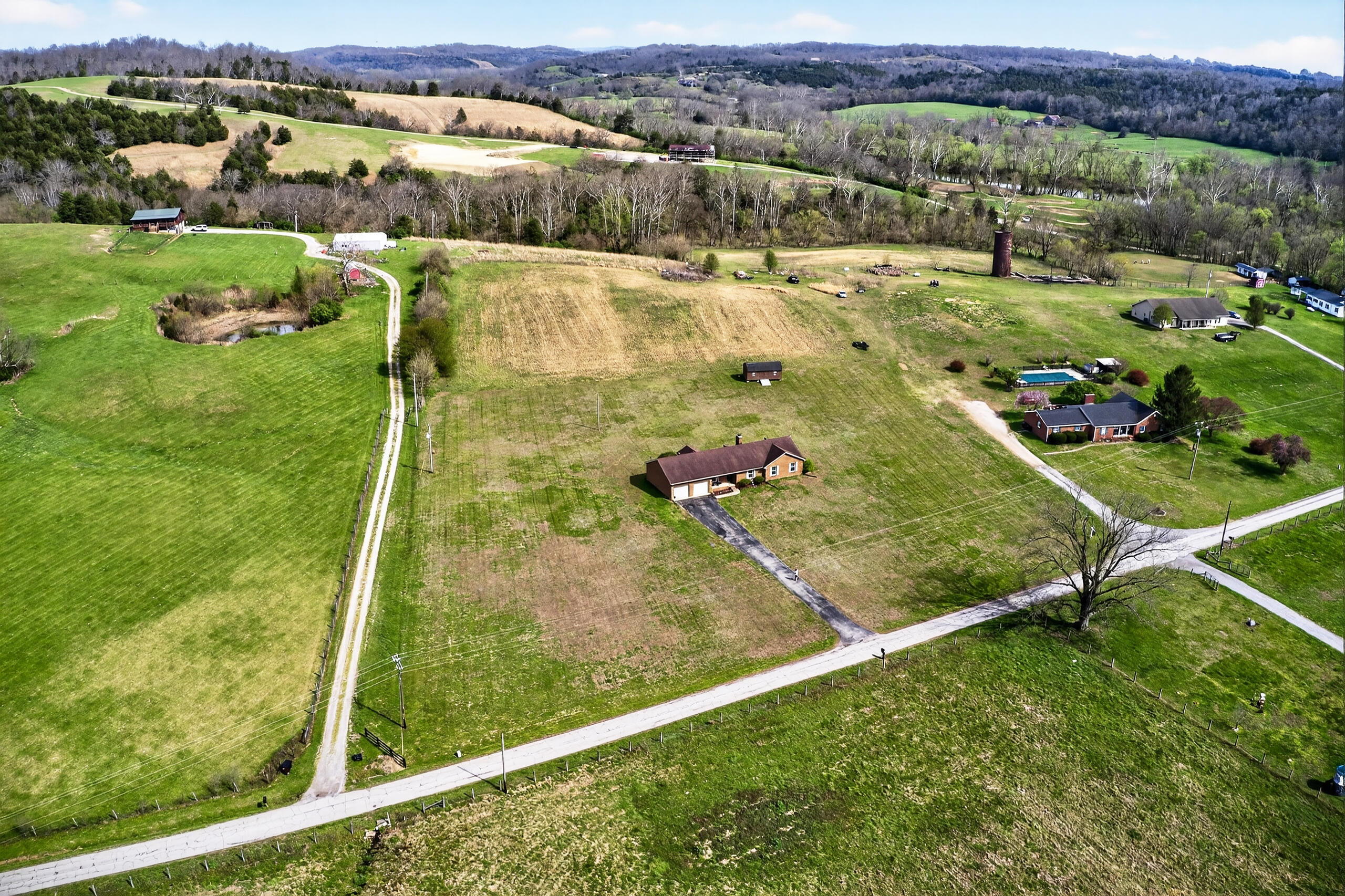 3886 Jackson Ferry Road Winchester, KY 40391 - Photo 32 of 36 132