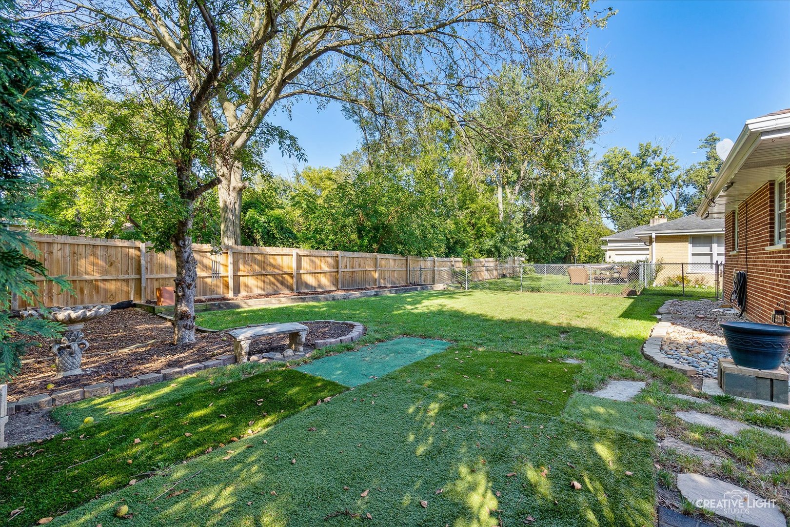 1800 East Algonquin Road Des Plaines, IL 60016 - Photo 26 of 26 a view of yard with green space