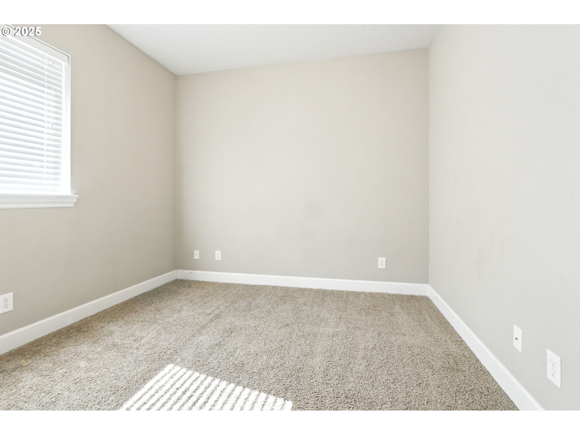 207 Finneys Avenue Molalla, OR 97038 - Photo 14 of 24 a view of an empty room