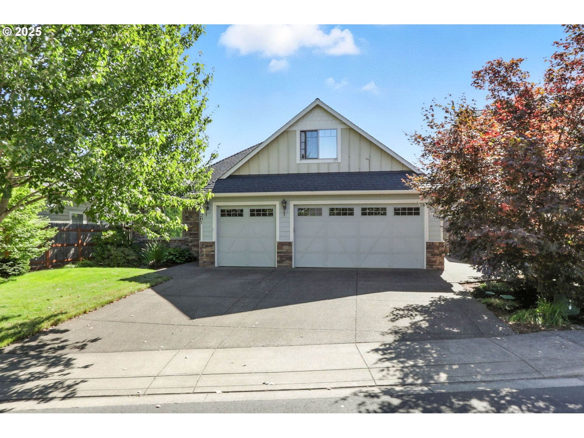 207 Finneys Avenue Molalla, OR 97038 - Photo 24 of 24 a front view of a house with a yard and garage