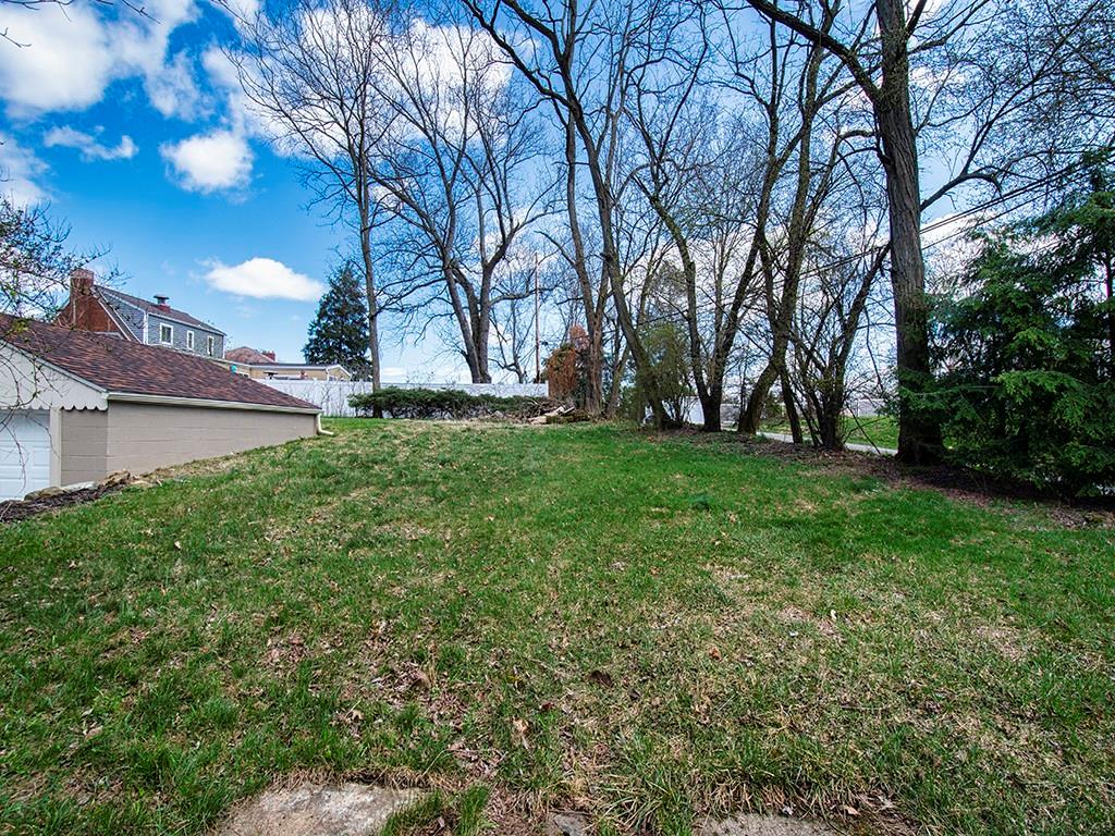 1017 Greentree Road Green Tree, PA 15220 - Photo 22 of 25 Gallery Image 22