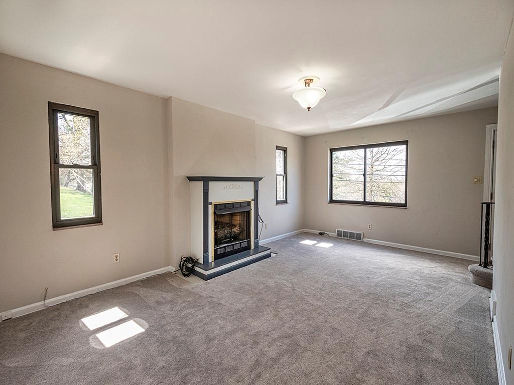 1017 Greentree Road Green Tree, PA 15220 - Photo 4 of 25 Gallery Image 4