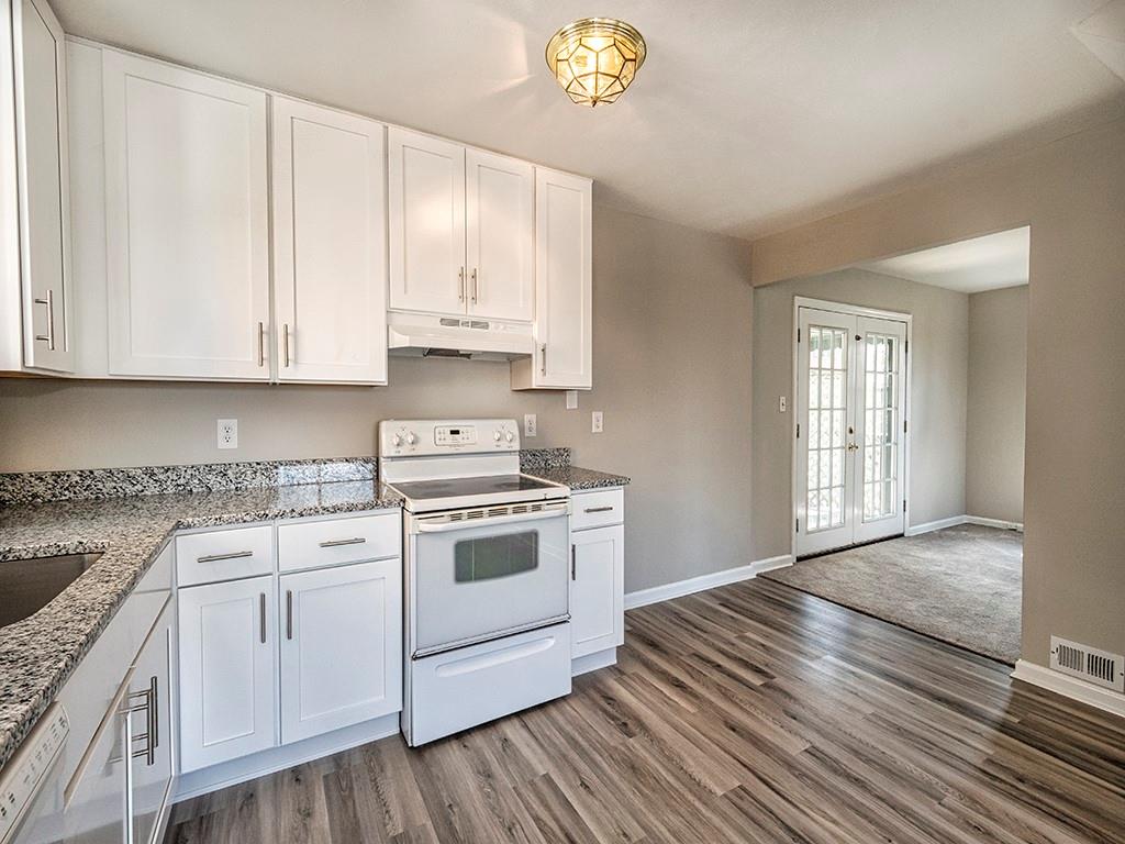 1017 Greentree Road Green Tree, PA 15220 - Photo 9 of 25 Gallery Image 9