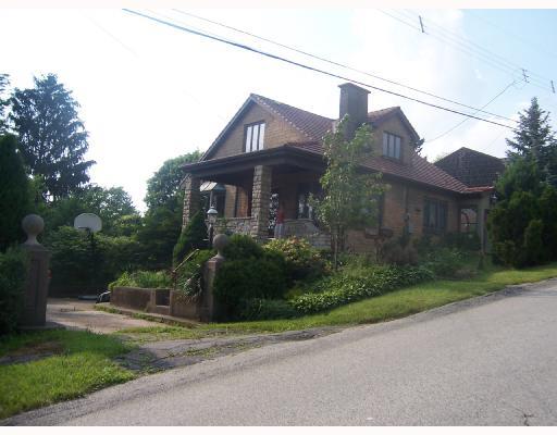 629 Agnew Road Baldwin, PA 15227 - Photo 1 of 8 Exterior Front.