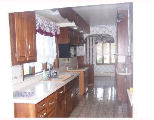 629 Agnew Road Baldwin, PA 15227 - Photo 3 of 8 Kitchen.