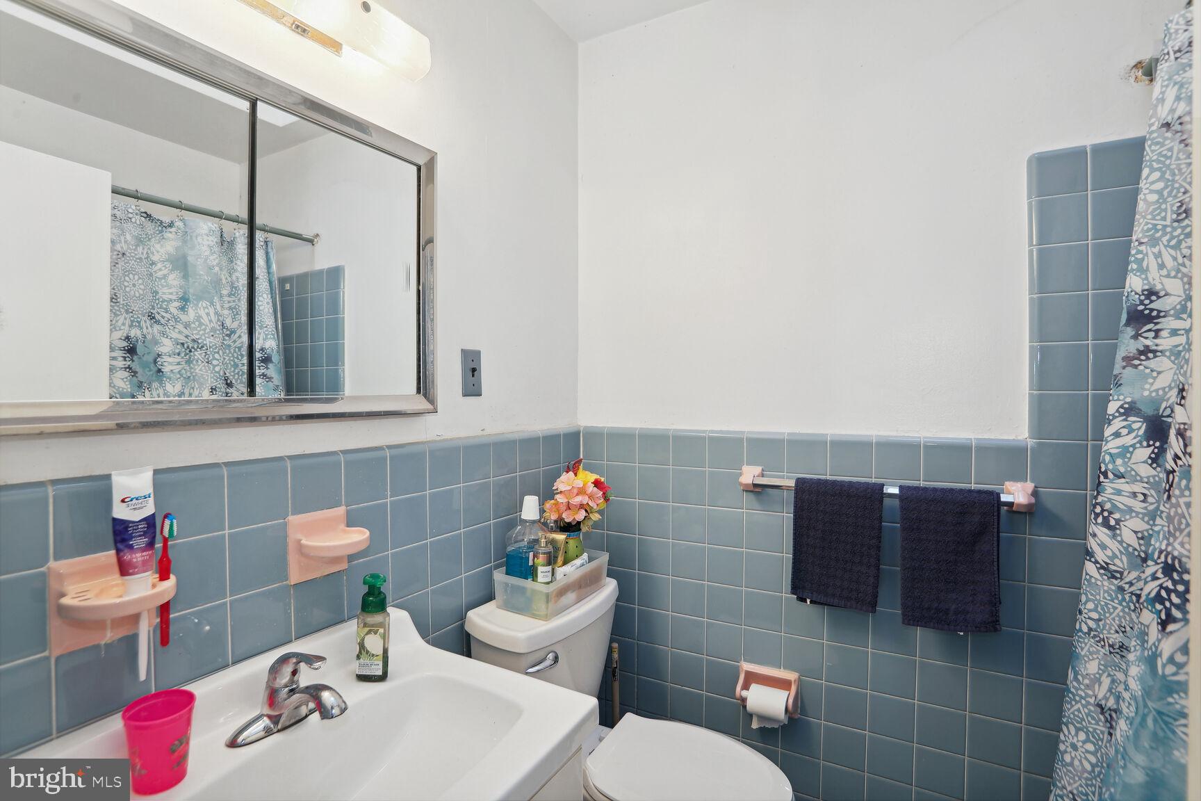 722 Charette Road Philadelphia, PA 19115 - Photo 8 of 15