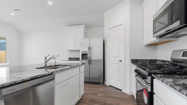 $322,990 | 6116 Cherry Mdws Street, Rosenberg, TX 77469