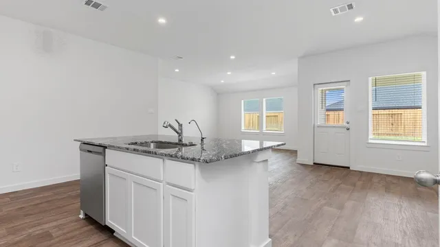 $322,990 | 6116 Cherry Mdws Street, Rosenberg, TX 77469