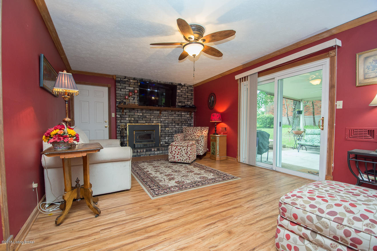 10401 St Rene Road Louisville, KY 40299 - Photo 16 of 41 Family Room