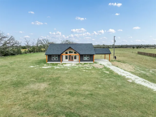 $440,000 | 17831 Fm 1696, Bedias, TX 77831