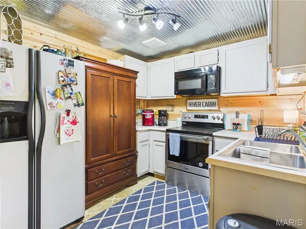 $459,000 | 1 Rich Bark Lane, Van Buren, MO 63965