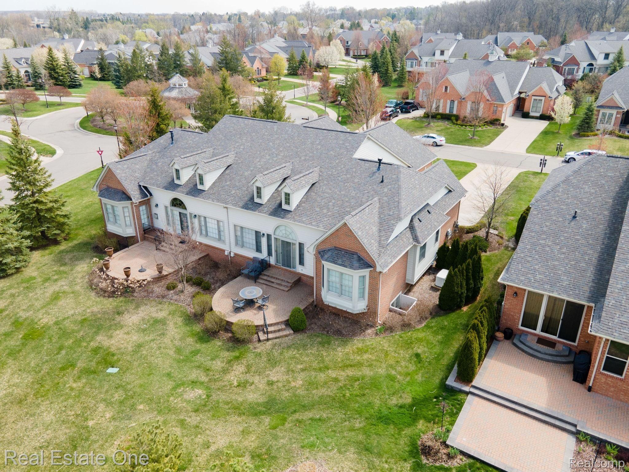 5144 Brecon Court Rochester, MI 48306 - Photo 45 of 51 47-web-or-mls-5144-Brecon-Ct-41.jpg
